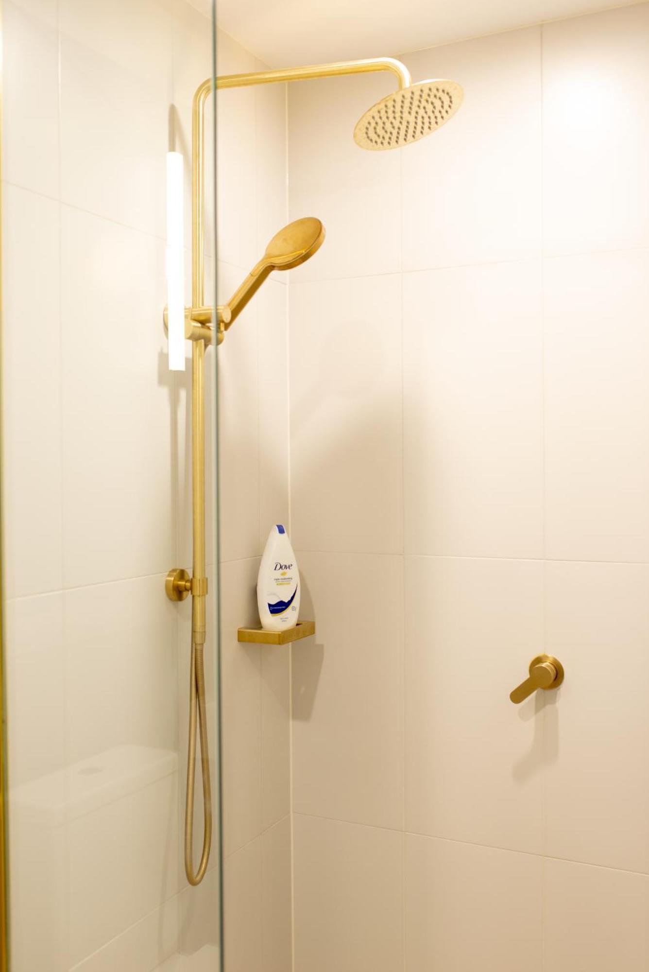 Apartment Next To Public Station, Boxhill Central, 2 Bedrooms, Free Parking And Wifi Box Hill Exterior foto